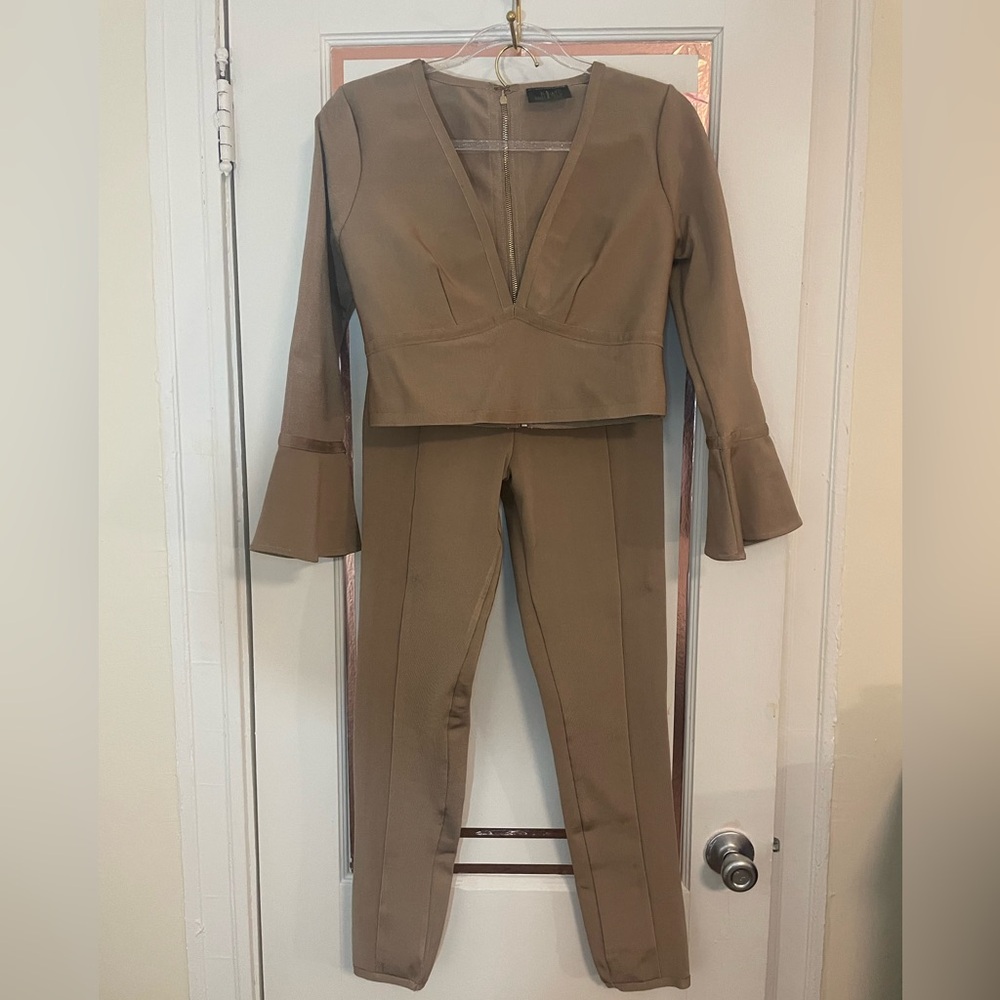 Kiwi’s Boutique Two Piece Bodycon Style Pants Set